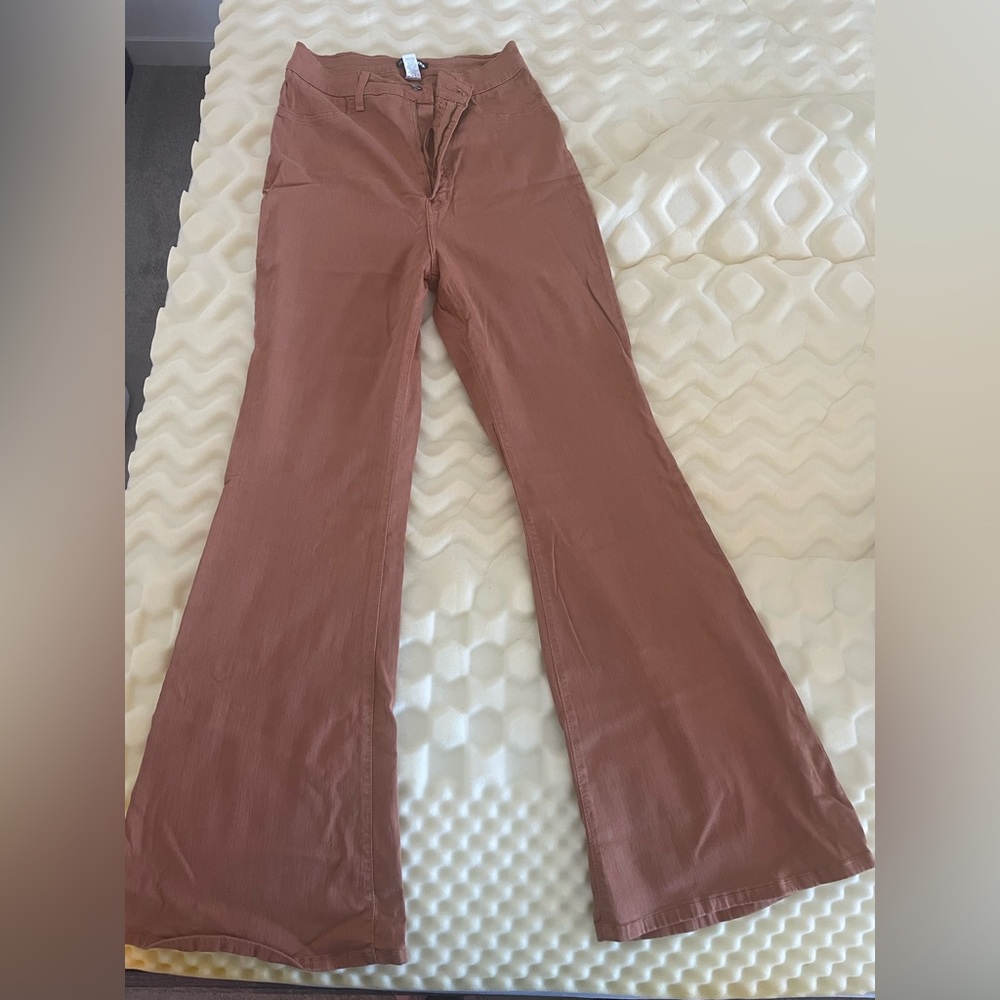 Women’s High-waisted Flare Jeans